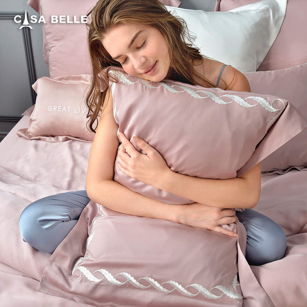 法國CASA BELLE《如夢初覺》特大天絲刺繡四件式防蹣抗菌吸濕排汗兩用被床包組(共兩色)