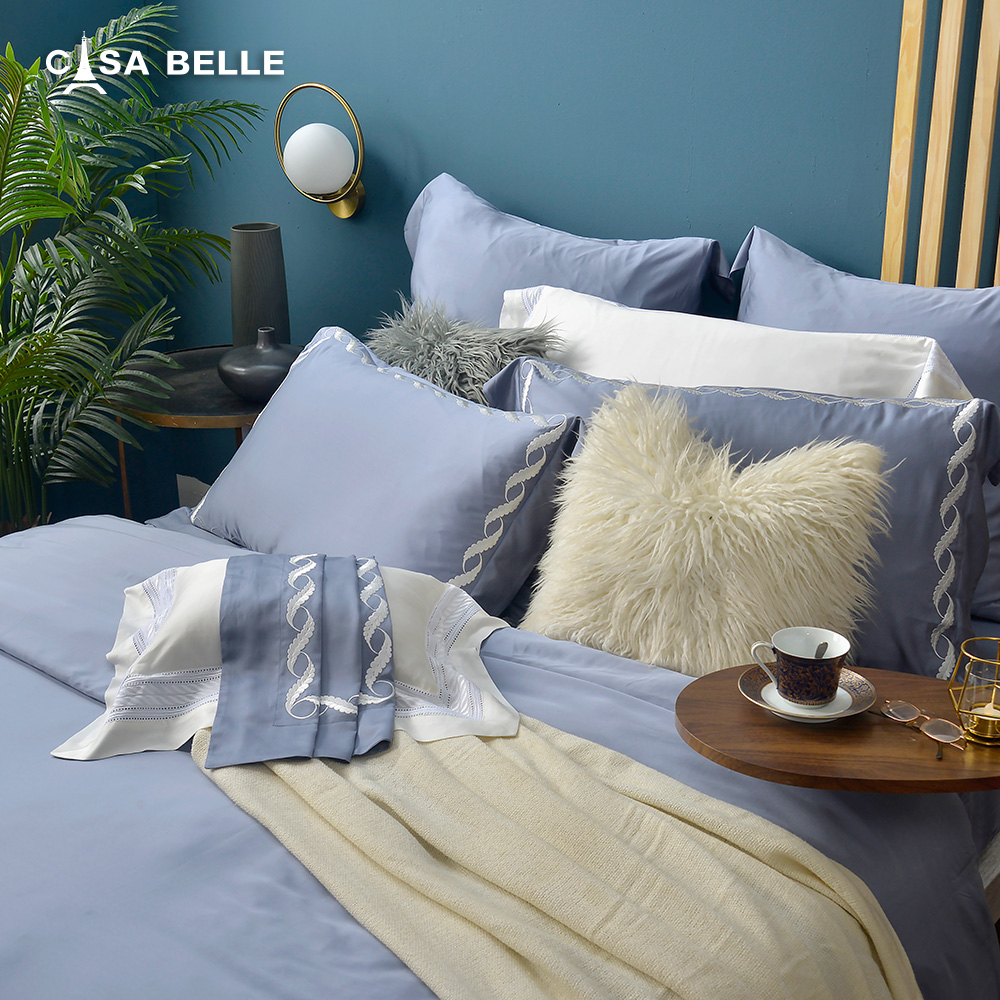 法國CASA BELLE《如夢初覺》特大天絲刺繡四件式防蹣抗菌吸濕排汗兩用被床包組(共兩色)