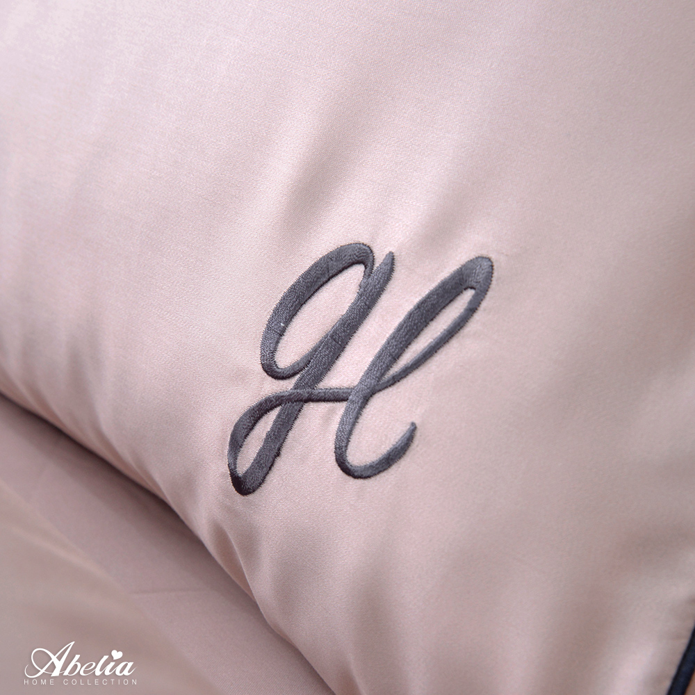 英國Abelia《唯蕾時光》雙人天絲刺繡滾邊四件式防蹣抗菌吸濕排汗兩用被床包組