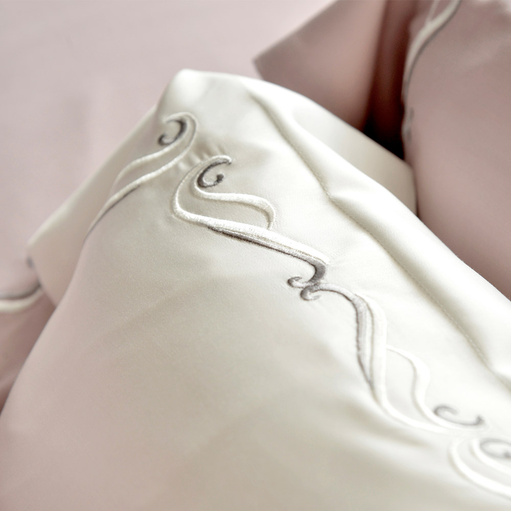 法國CASA BELLE《皇室璀璨》雙人天絲刺繡四件式防蹣抗菌吸濕排汗兩用被床包組