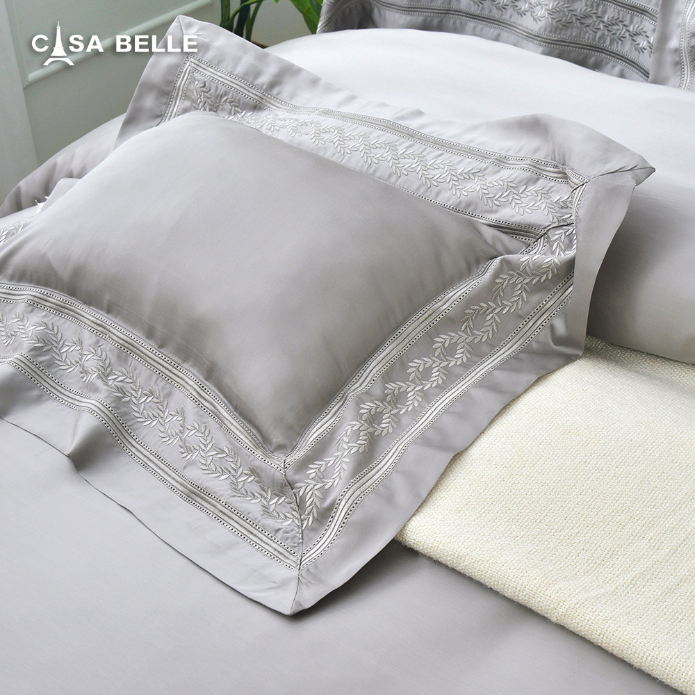 法國CASA BELLE《靜葉如詩》特大天絲刺繡蠶絲蛋白防蹣抗菌吸濕排汗兩用被床包組