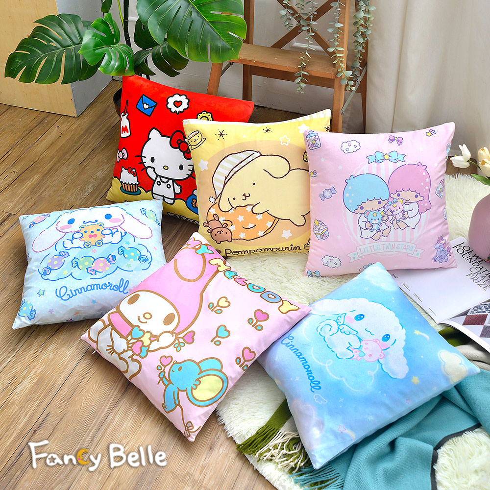 義大利Fancy Belle《Sanrio-HELLO KITTY經典復古》麂皮靠墊 45*45CM