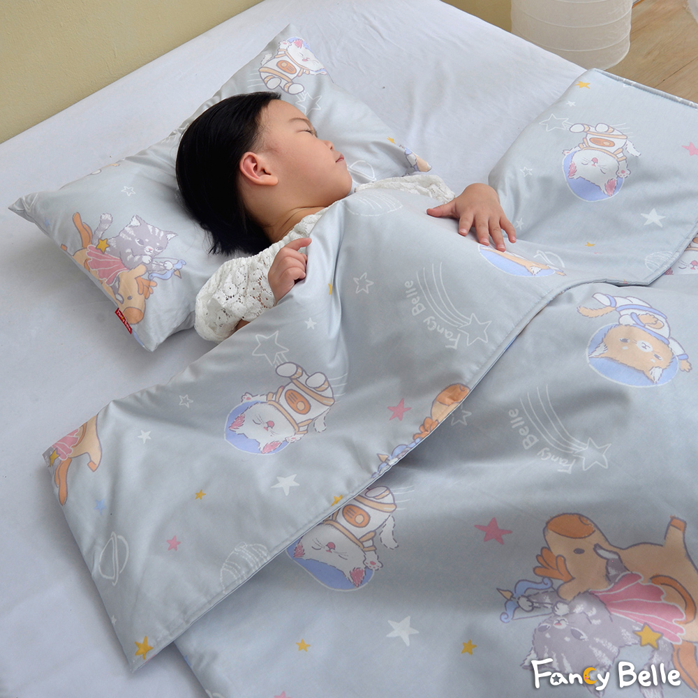 義大利Fancy Belle X DreamfulCat 兒童純棉防蹣抗菌兩用被枕頭2件組(3.5x4.5尺)-夢遊星空