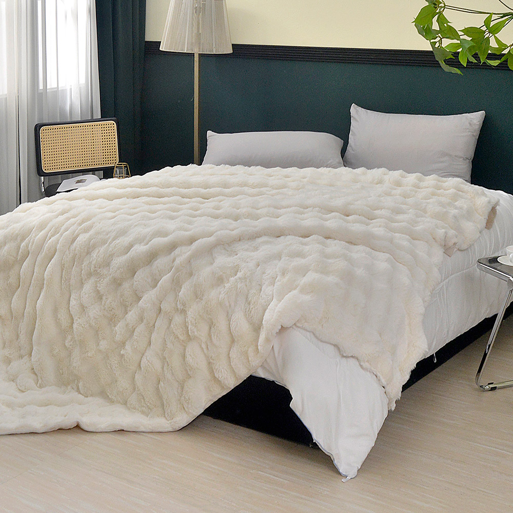 義大利La Belle《凱爾尼斯》加大輕奢極柔仿兔毛雙人毯200*230CM(共三色)