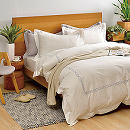 義大利La Belle 加大長絨細棉刺繡被套床包組-典雅風範(純潔白)