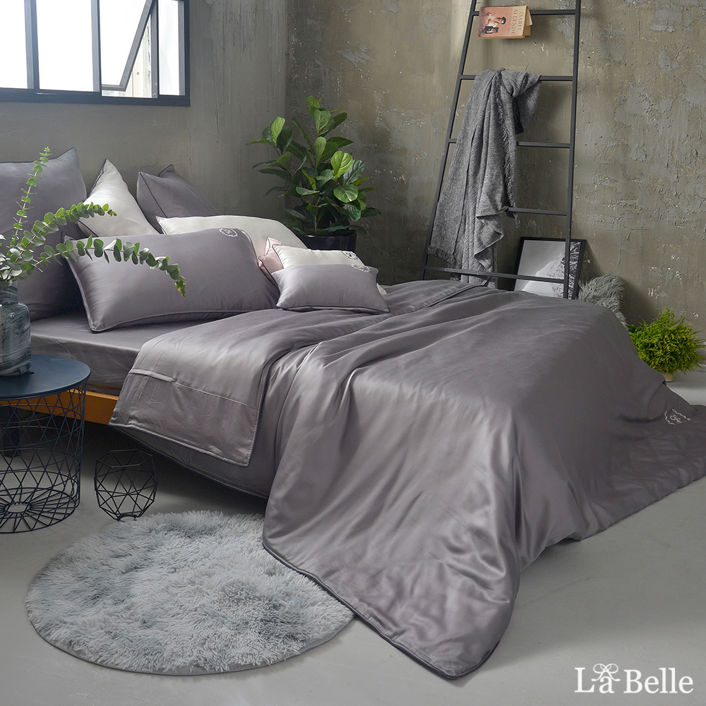 義大利La Belle《雅致典範》加大天絲滾邊刺繡防蹣抗菌吸濕排汗兩用被床包組