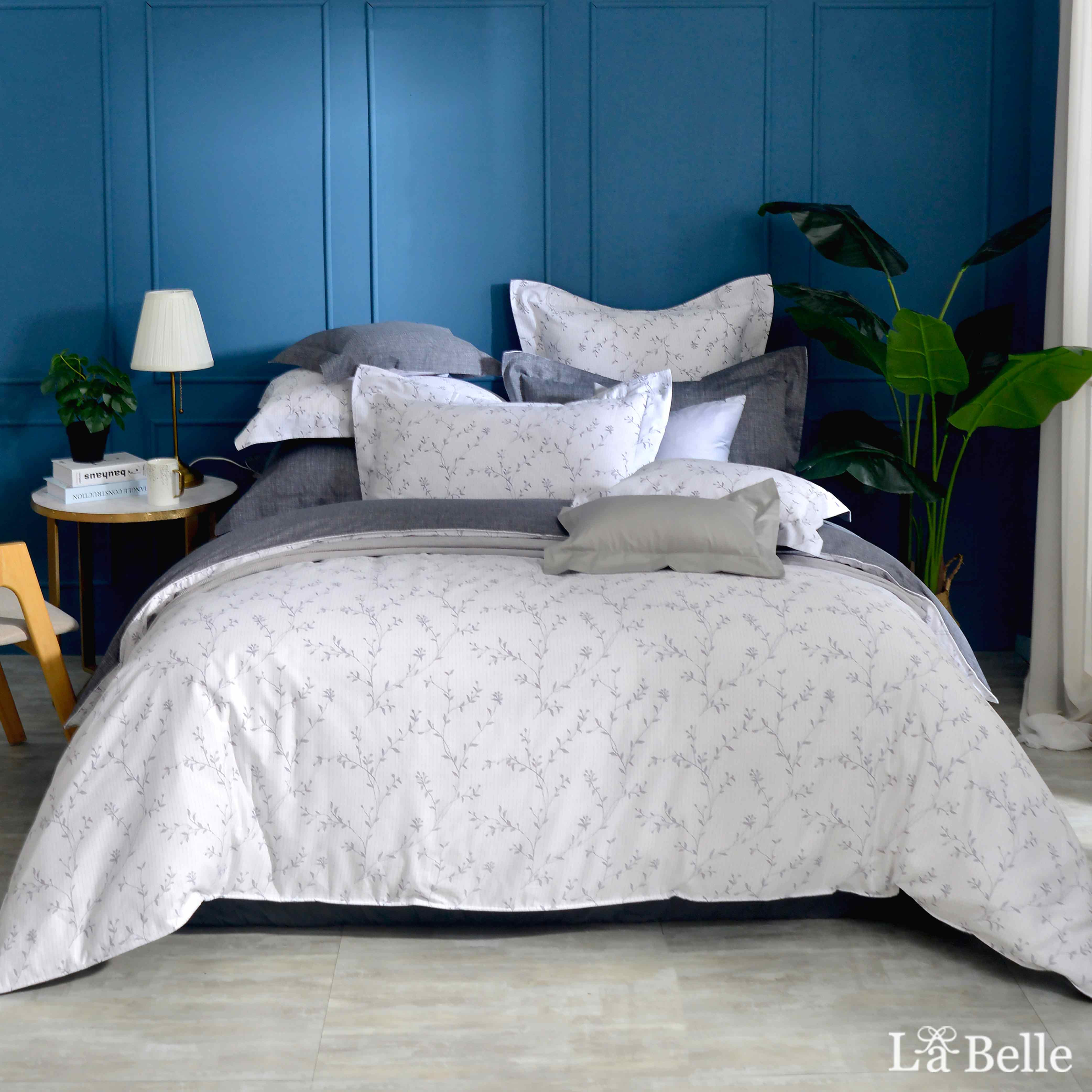 義大利La Belle《夢之旋律》純棉加大四件式防蹣抗菌吸濕排汗兩用被床包組