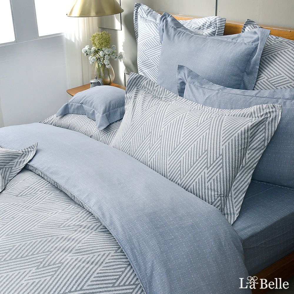 義大利La Belle《線條空間》雙人純綿四件式防蹣抗菌吸濕排汗兩用被床包組