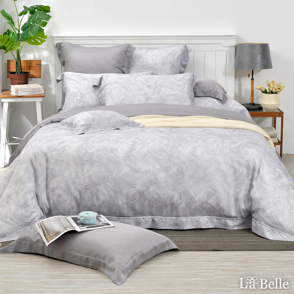 義大利La Belle《流雲浮光》特大天絲蠶絲蛋白防蹣抗菌吸濕排汗兩用被床包組