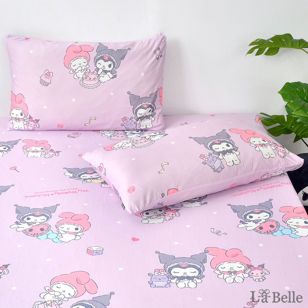 [超值組合]義大利La Belle《Sanrio-My Melody & KUROMI白粉天使》加大海島針織床包枕套組+大容量洗衣袋1入