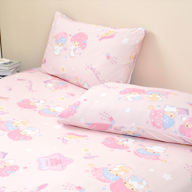 [超值組合]義大利La Belle《Sanrio-雙星仙子甜美夢境》加大海島針織床包枕套組+大容量洗衣袋1入