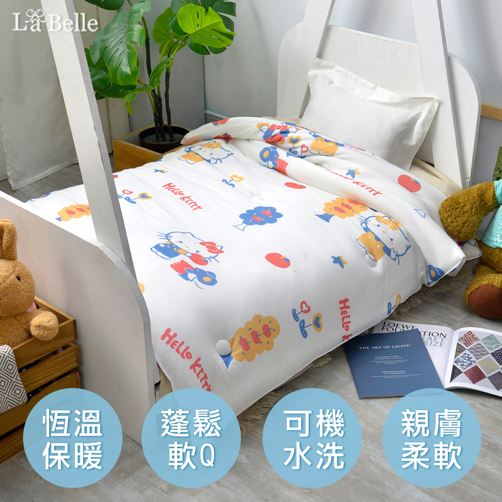 [超值組合]義大利La Belle《Sanrio-HELLO KITTY蘋果樹》海島針織棉可水洗兒童抗菌暖暖被105*135CM+大容量洗衣袋