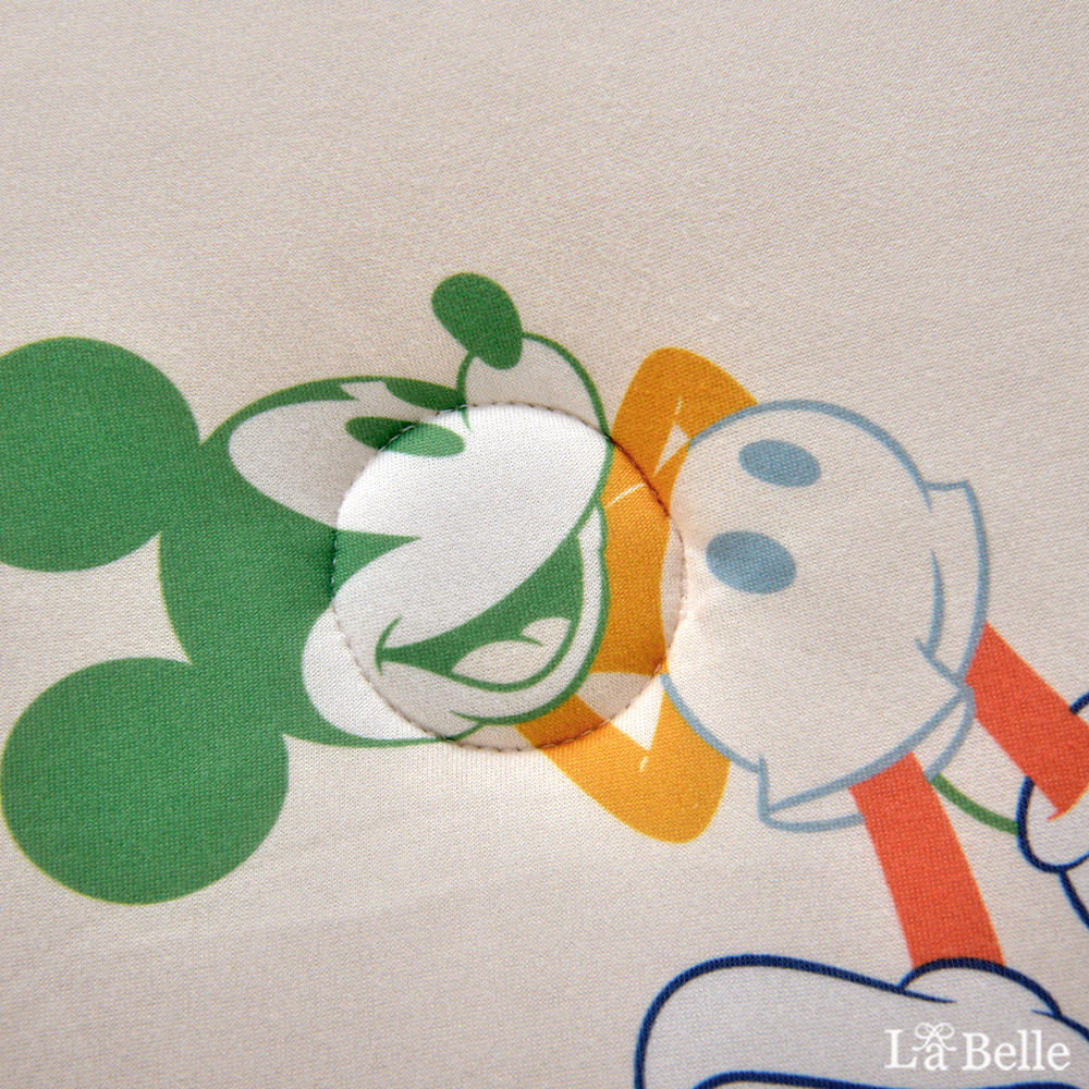 義大利La Belle《Disney-維尼懶洋洋》海島針織防蟎抗菌暖暖被150*195CM